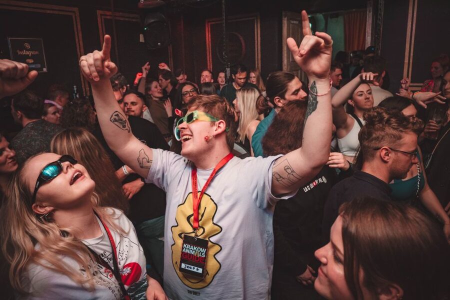 Krakow: Pub Crawl with 1 Hour of Unlimited Alcoholic Drinks - Photos, social energy, and personal space