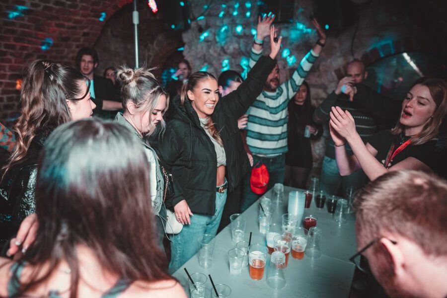 Krakow: Pub Crawl with 1 Hour of Unlimited Alcoholic Drinks - Practical advice for making the night work