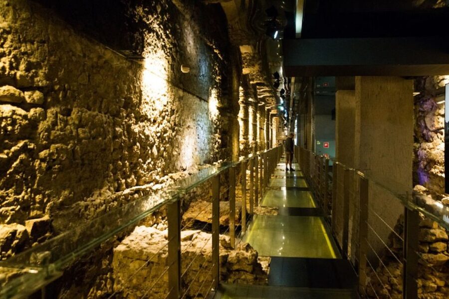 Krakow: Rynek Underground Museum Guided Tour - Medieval streets, stalls, and trade relics