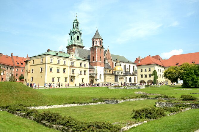Krakow's Essential Tour of the Old Town and Wawel Castle - Jagiellonian University and the story of professors