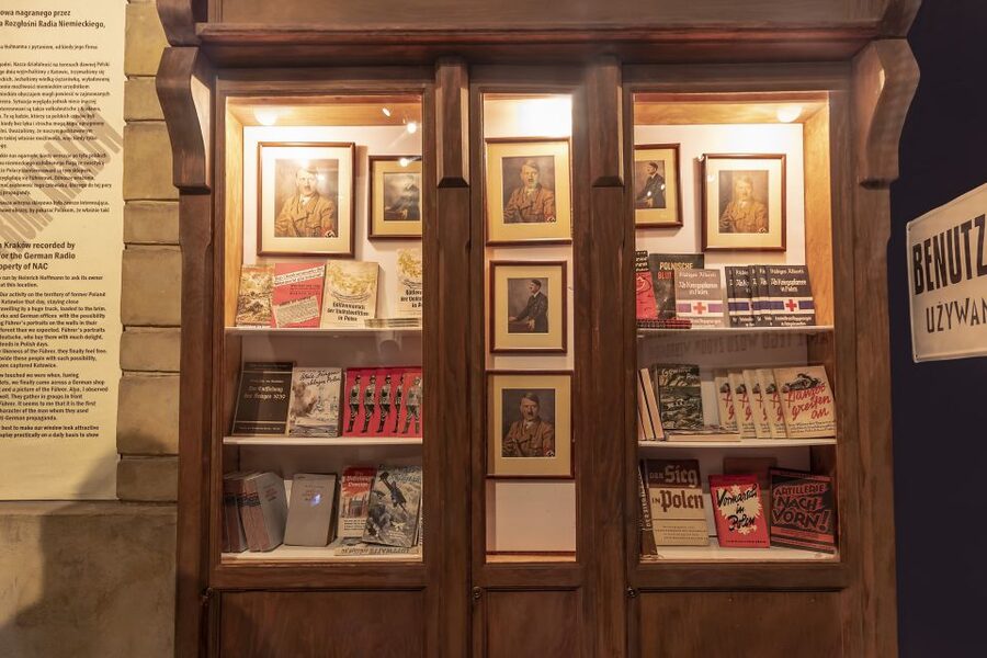Krakow: Schindler's Factory and Jewish Ghetto Guided Tour - Key points at a glance