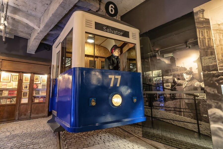 Krakow: Schindler's Factory and Jewish Ghetto Guided Tour - Podgórze reveals what the museum cannot