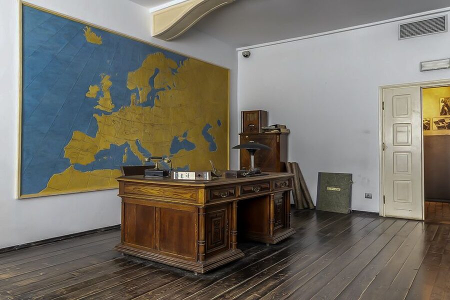 Krakow: Schindler's Factory & Ghetto Guided Tour - Should you book the Schindler’s Factory and Ghetto tour?