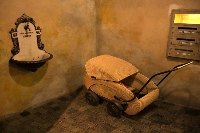 Krakow Schindler's Factory Guided Tour with Admission Ticket - Who should book this experience?