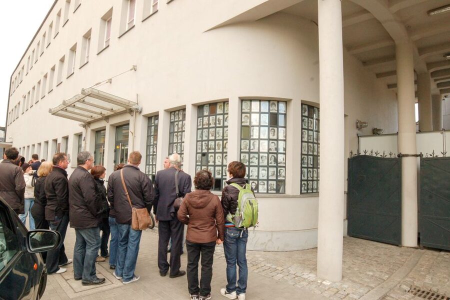 Krakow: Schindler's Factory Guided Tour with Entry Ticket - Is $25 a fair price?