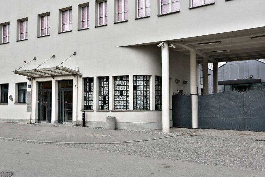 Krakow: Schindler's Factory Guided Tour with Entry Ticket - Who should take this tour?