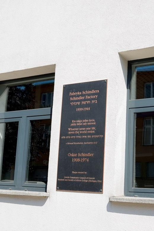 Kraków: Schindler’s Factory & Jewish Ghetto Guided Tour - Why Schindler’s Factory is not just a Schindler museum