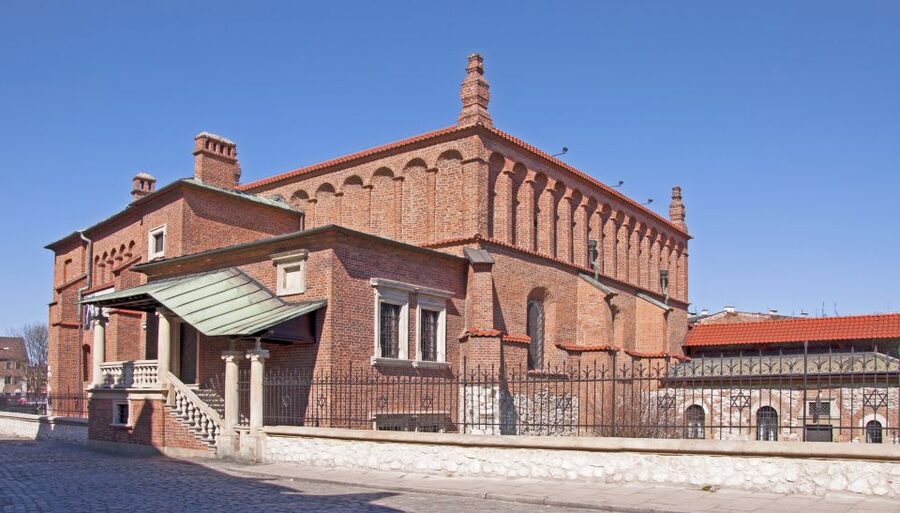 Krakow: Schindler's Factory & Kazimierz Jewish Quarter Tour - Why this two-part history tour works