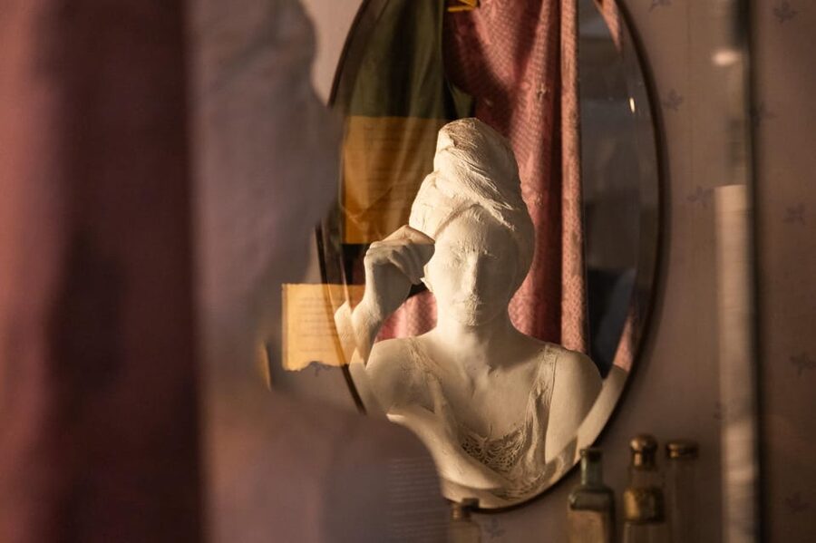 Krakow: Schindler's Factory Ticket with Guided Tour Option - Why the English guide matters