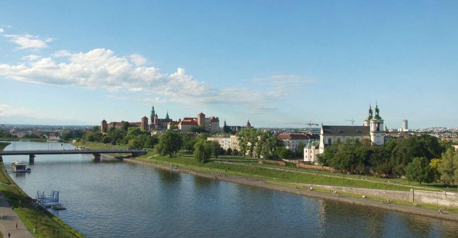 Krakow: Short Cruise and Schindler's Factory Guided Tour - From the Vistula bank to wartime Krakow