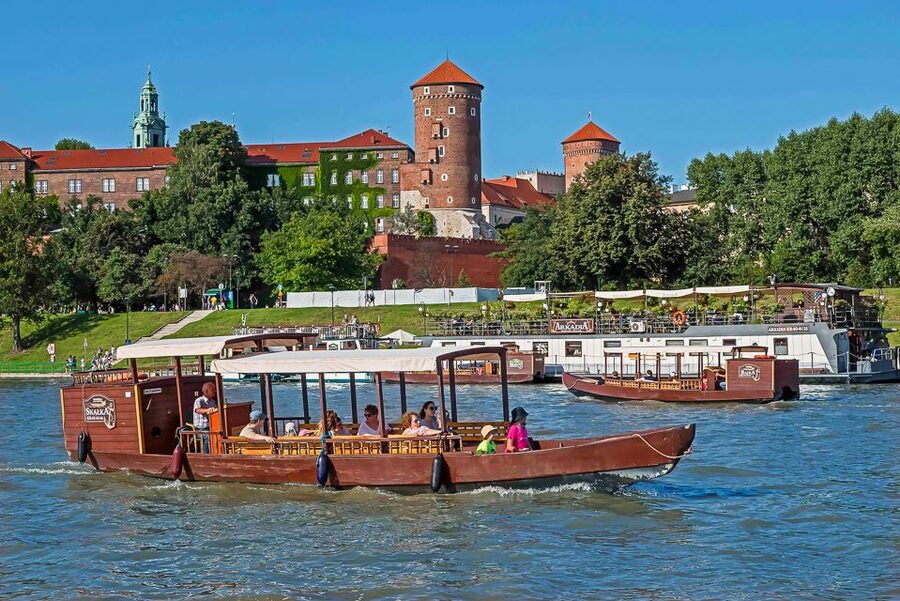 Krakow: Sightseeing Cruise by Vistula River - Comfort, bathrooms, and access