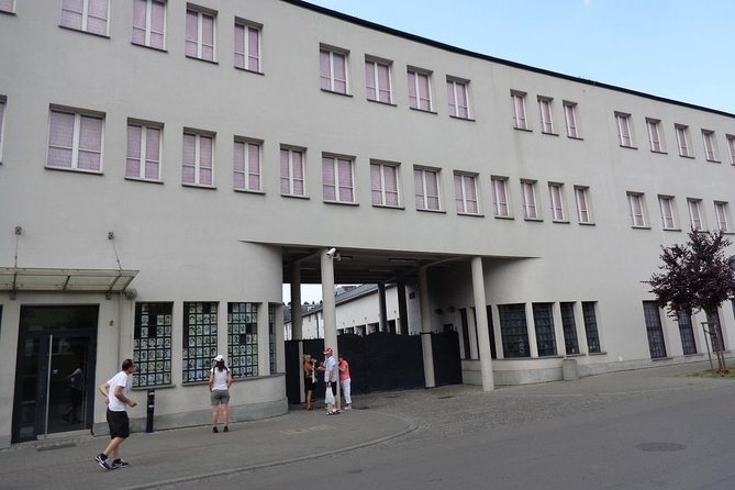 Krakow: Skip the line Oskar Schindler’s Museum Private Tour - Who should book this experience?