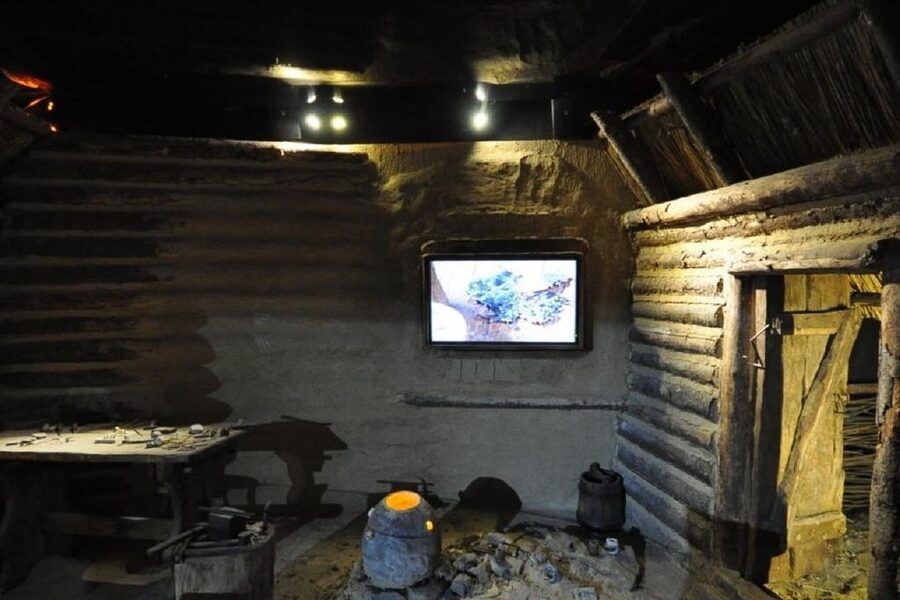 Krakow: Skip the Line Underground Museum Private Guided Tour - Final Decision: Book the Two Hours or Four?