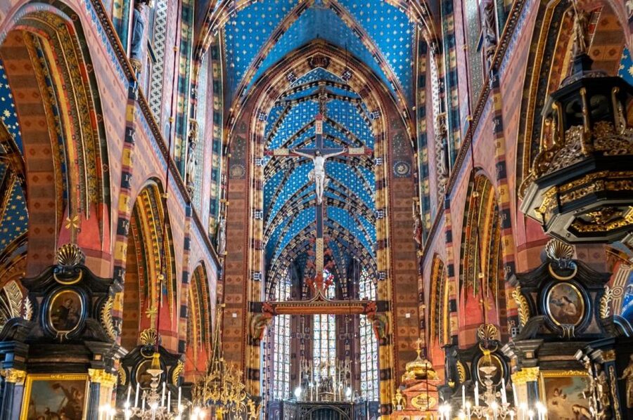 Krakow: St. Mary's Church and Rynek Underground Museum Tour - What the $64 price really buys