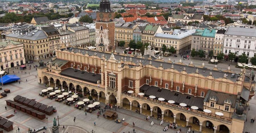 Kraków: Street Food and Historical Adventure - Pickles, kiełbasa, and Polish spirits