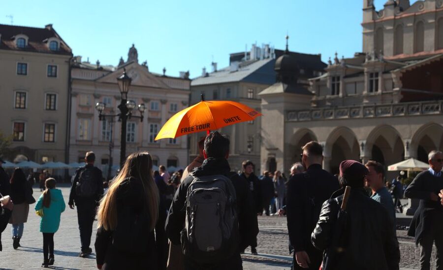 Krakow: The Old Town Walking Tour - Walking through the Main Market Square