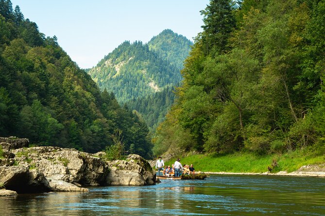 Krakow: Traditional Dunajec River Rafting with Mountain Chairlift - An hour in Szczawnica’s main square