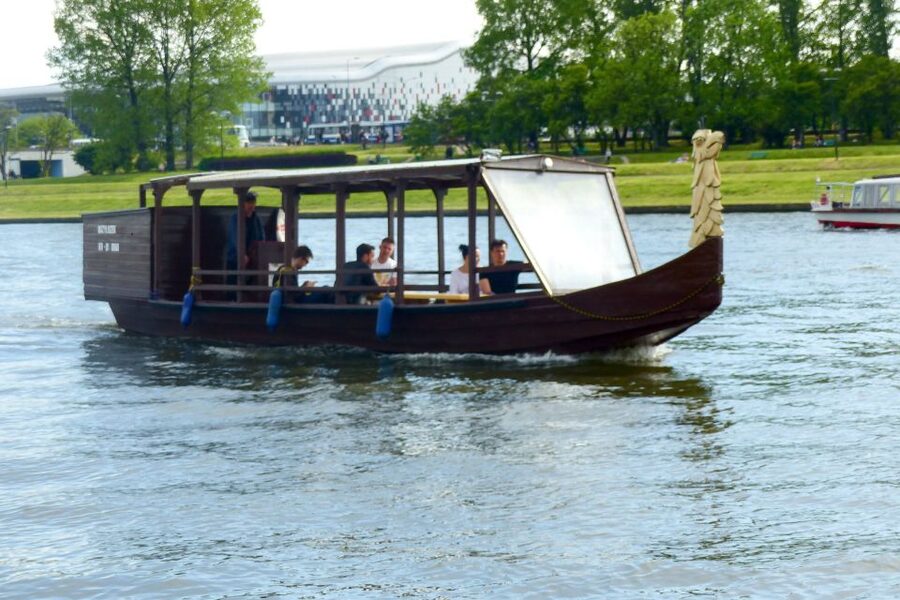 Krakow: Vistula River Cruise with Historical Views - Starting below Wawel Hill on the Vistula