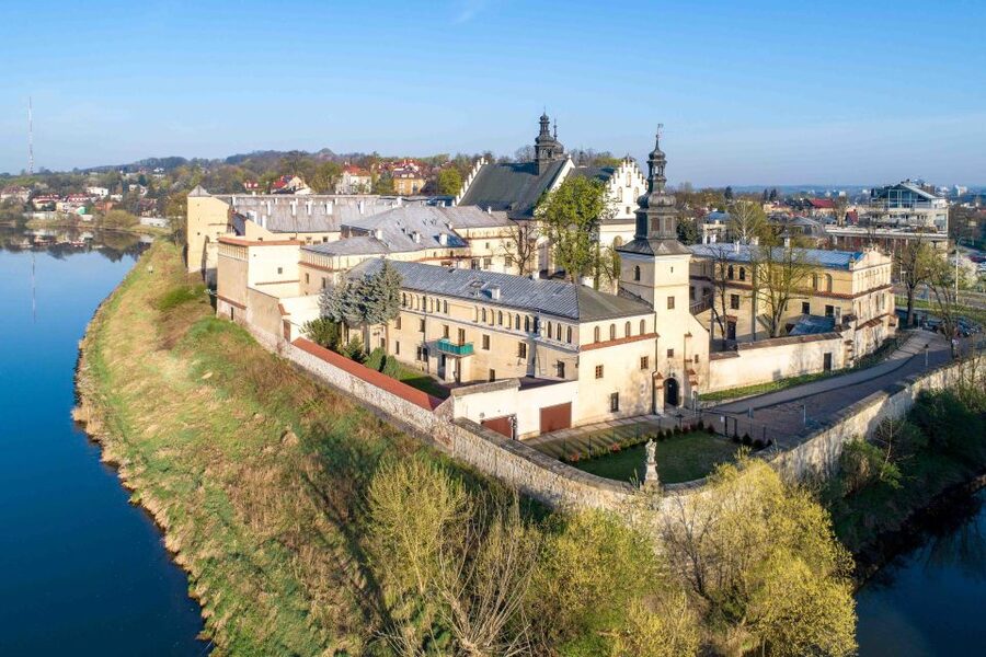 Krakow: Vistula River Cruise with Historical Views - Kościuszko Mound and the unusual Schloss Wartenberg