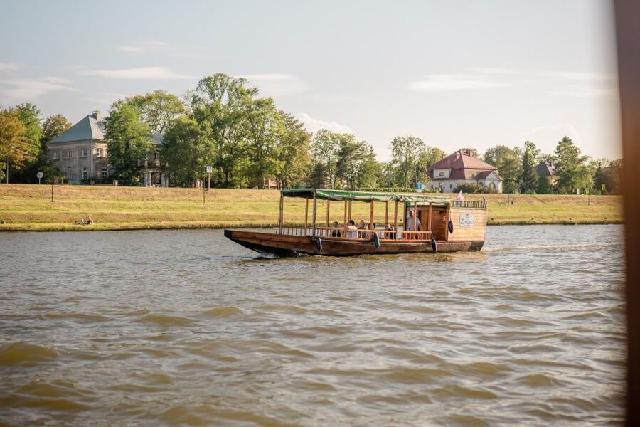 Krakow: Vistula River Sightseeing Cruise ️ - How much the audio guide adds