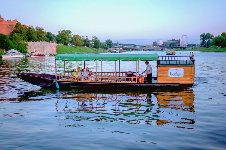 Krakow: Vistula River Sightseeing Cruise ️ - The boats and onboard mood