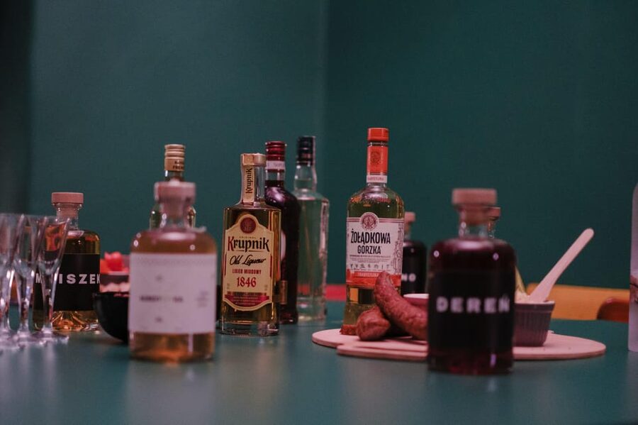 Krakow: Vodka Tasting in Hidden Bar - Why the guide shapes the whole evening