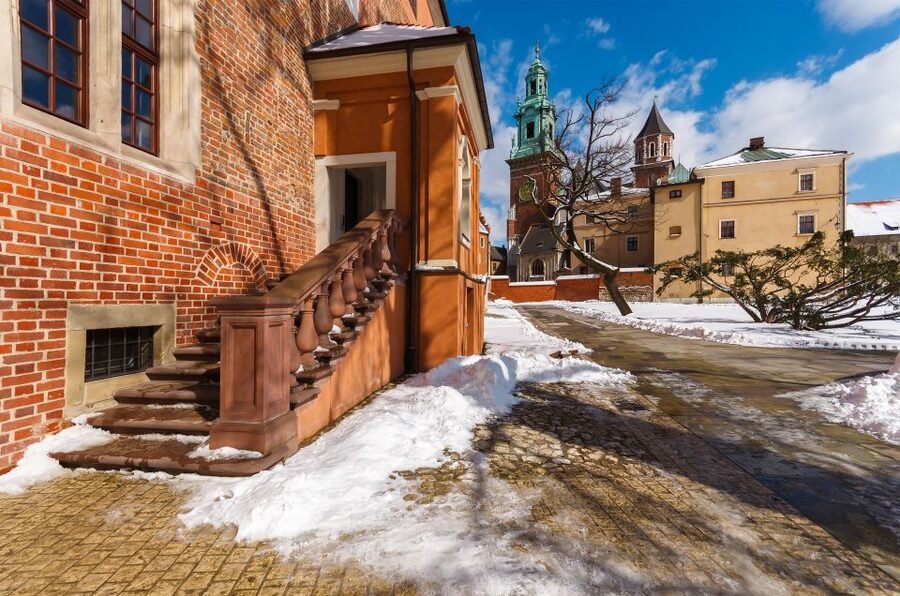 Krakow: Wawel Castle and Cathedral Guided Tour - Wawel Hill, where Poland tells its national story