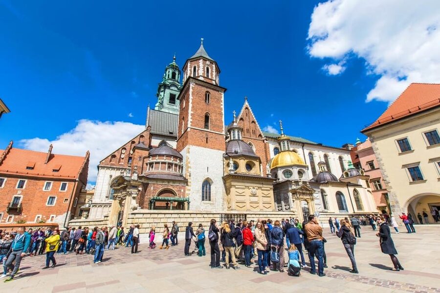 Krakow: Wawel Castle and Cathedral Guided Tour - Practical details that can make the visit smoother