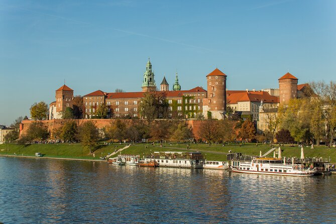 Krakow: Wawel Castle & Cathedral Guided Tour - Art, military objects, and Poland’s eastern connections