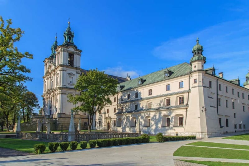 Krakow: Wawel Hill Audioguide Tour - Crown Treasury and Armory from the outside