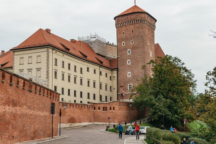 Krakow: Wawel Royal Hill with Optional Castle and Cathedral - Key points at a glance