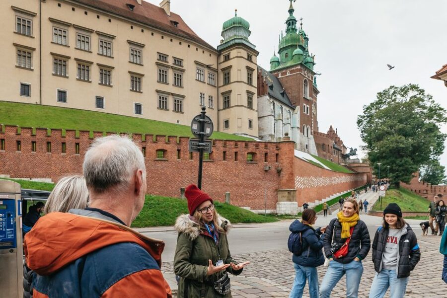 Krakow: Wawel Royal Hill with Optional Castle and Cathedral - Wawel Cathedral and the religious rules