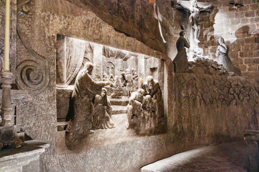 Krakow: Wieliczka Salt Mine Guided Tour with Transport - The 2.5-Hour Route Through the Mine