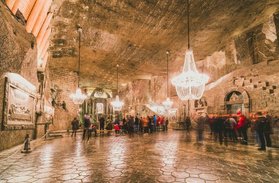Krakow: Wieliczka Salt Mine Skip-the-Line Live Guided Tour - St. Kinga Chapel is the main event