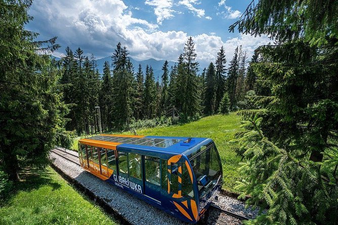 Krakow–Zakopane: Cable Car, Chocholow Baths, Cheese & Vodka - Chochołów village and the short look at local homes