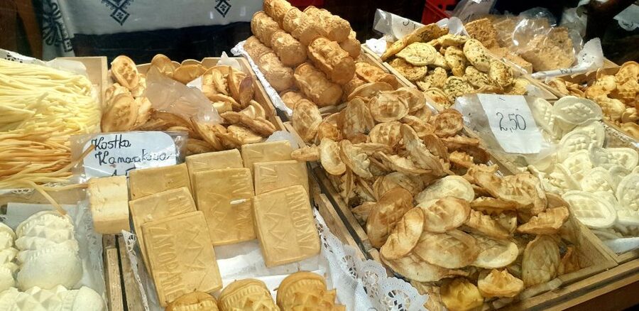 Krakow: Zakopane, Funicular, Cheese, and Highland Day Trip - Smoked oscypek at a traditional bacówka