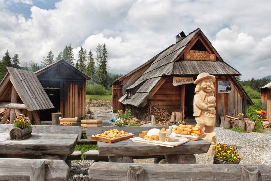 Krakow: Zakopane Tatra Mountains, Cable Car, Local Tasting - Season, weather, and crowd conditions