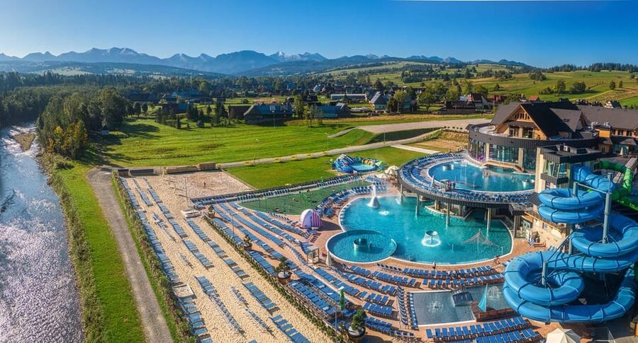 Krakow: Zakopane, Thermal Springs, Cable Car, Local Tasting - The pace, the guide, and the small-group experience