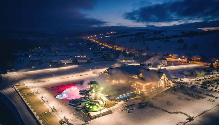 Kraków: Zakopane Tour, Thermal Pools & Hotel Pickup Options - The long road from Krakow to Zakopane
