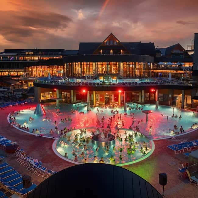 Krakow: Zakopane Tour with Chocholow Hot Baths and Cable Car - What the guide adds