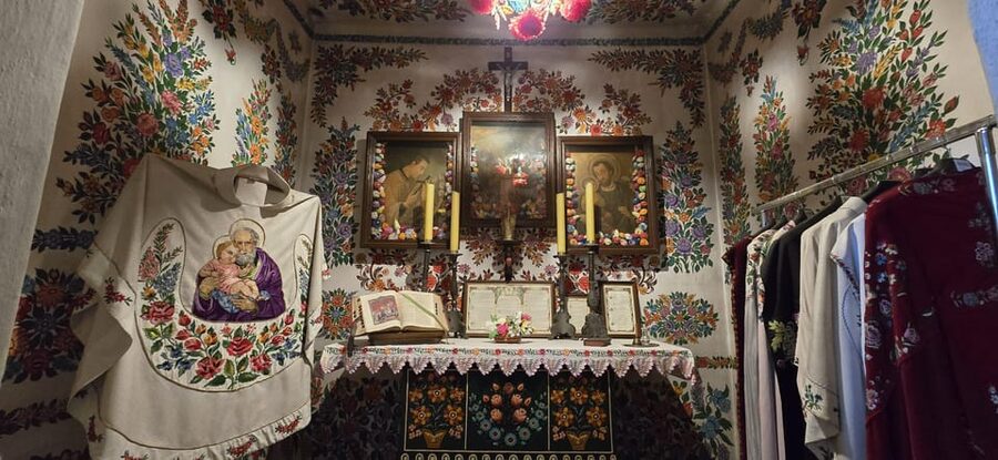 Krakow: Zalipie Village Tour - Felicja Curyłowa’s cottage