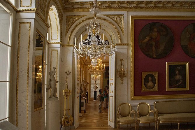 Lazienki Park + Museum of King Jan III's Palace at Wilanow:Small group /Pick-up/ - What the $107.05 price buys you