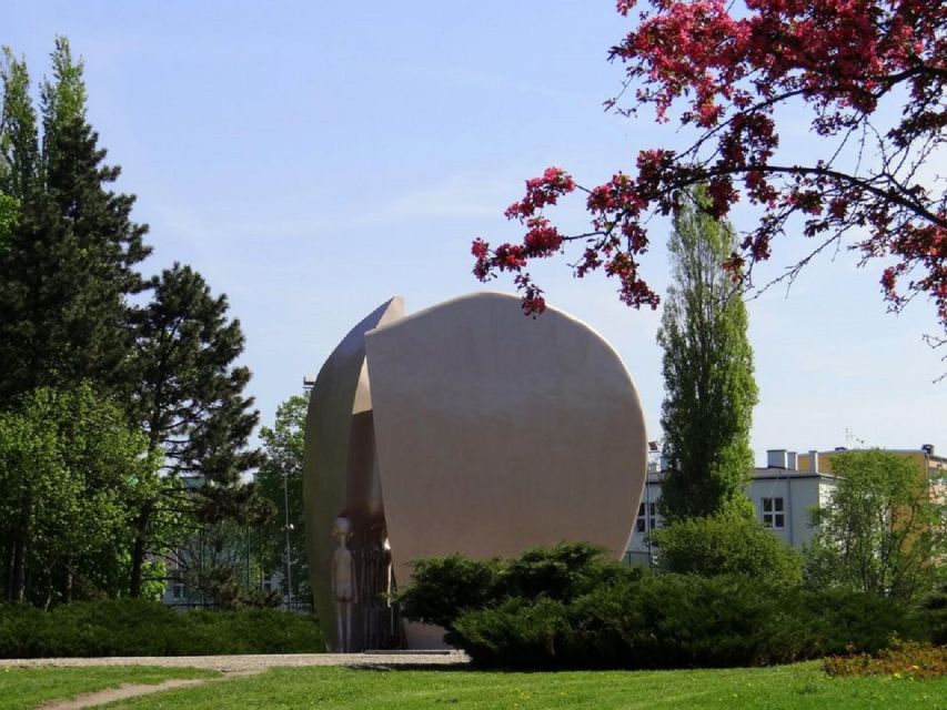 Lodz: Jewish Heritage Private Tour - Why Łódź needs a Jewish heritage tour