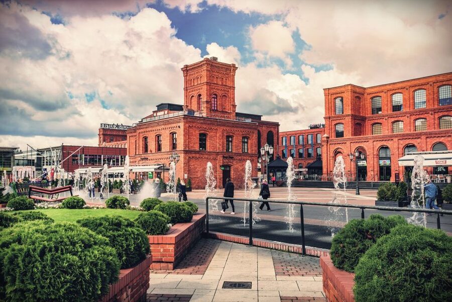Lodz: Jewish Heritage Private Tour - Reicher Synagogue, a rare survivor