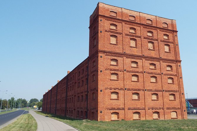 Lodz Old Town Manufaktura Highlights Private Walking Tour - Sienkiewicz Park and OFF Piotrkowska