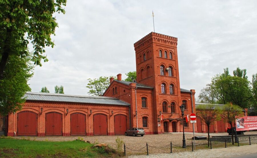 Lodz Old Town Manufaktura Highlights Private Walking Tour - The four-hour route and St. Stanislaus Kostka Cathedral