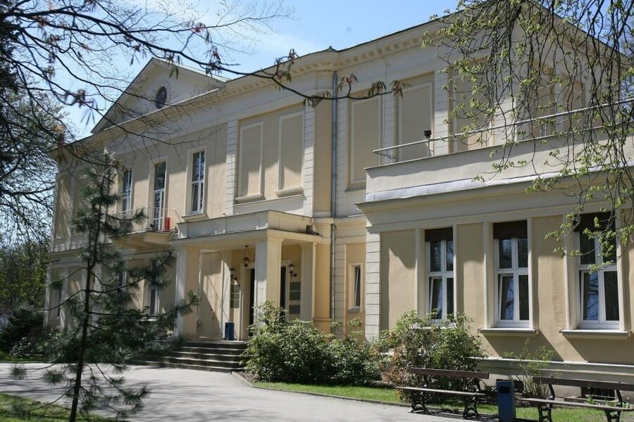 Lodz: Private City Walking Tour - Piotrkowska Street: the city’s long public room