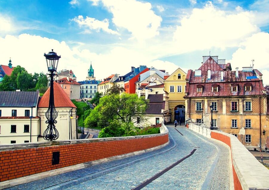 Lublin & Majdanek Small-Group Tour from Warsaw with Lunch - The ride from Warsaw in a group of eight