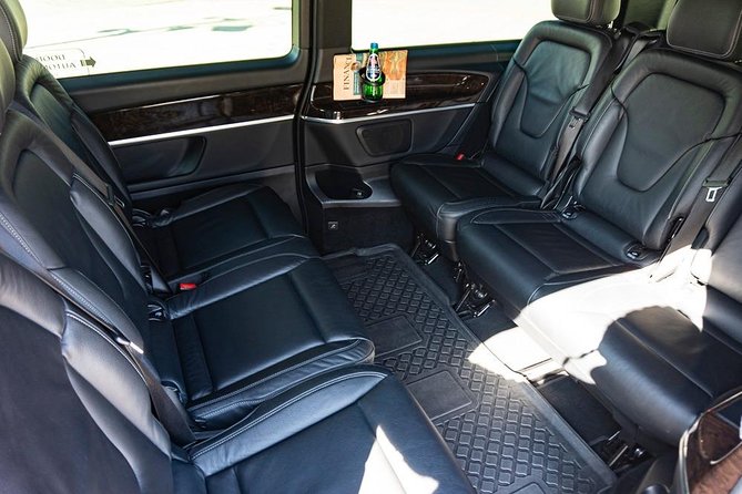 Luxury Warsaw Chopin Airport Transfer by private Minivan car - The 20 to 30 minute ride into Warsaw