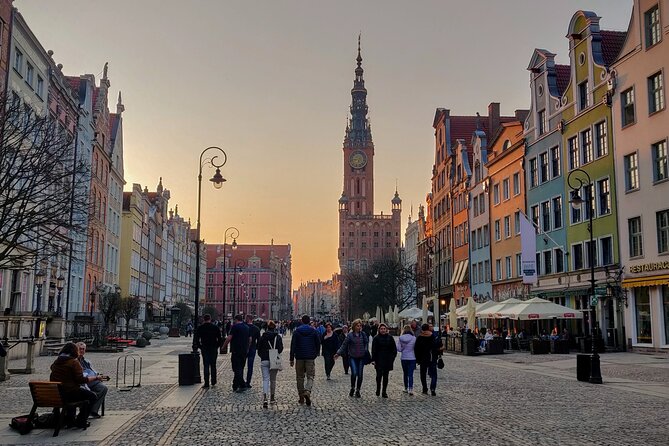 Main Town Gdańsk Walking Tour - Meeting the guide at the Golden Gate